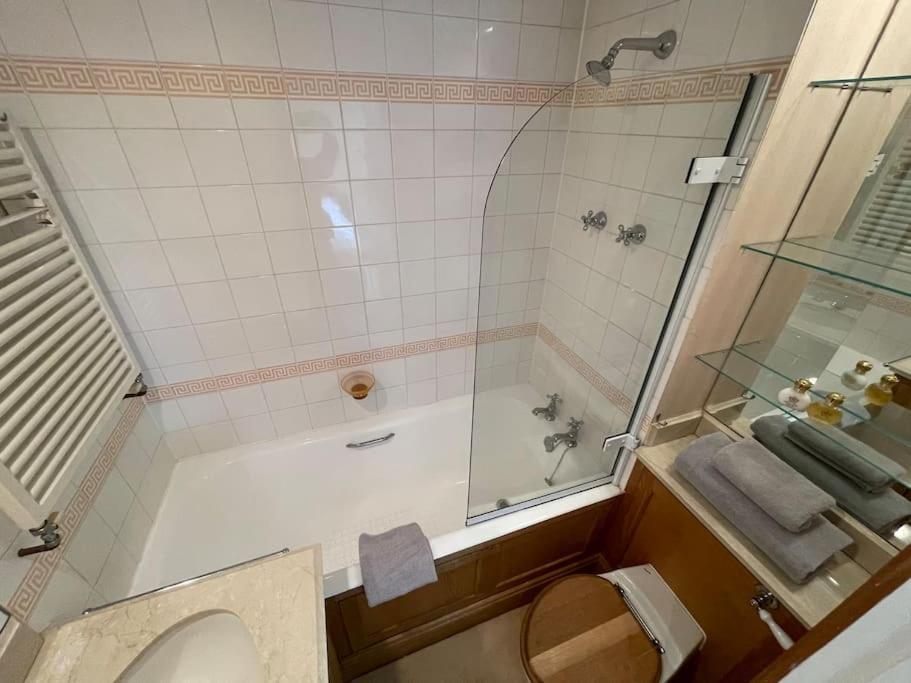 Circus Mews Townhouse:2 Beds:2 En-Suite Baths:Parking:City Centre:Quiet Area Esterno foto